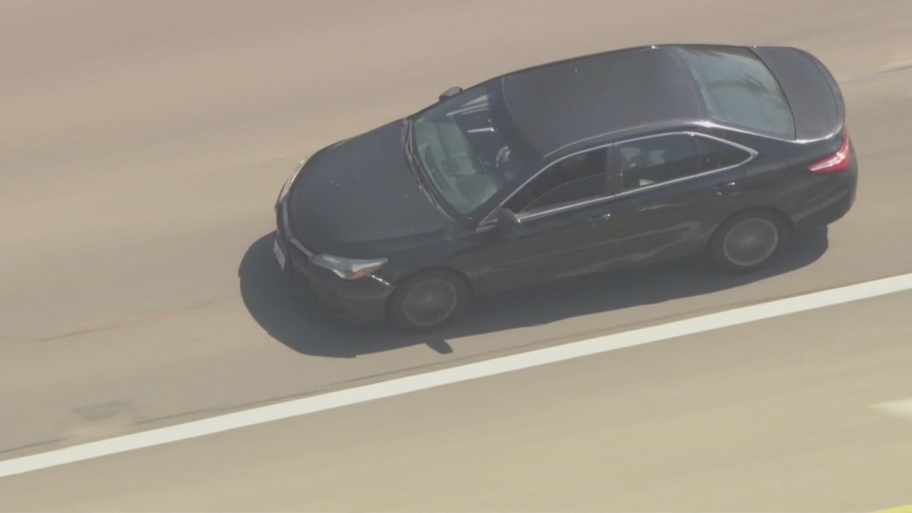LIVE: Police chase underway in Los Angeles