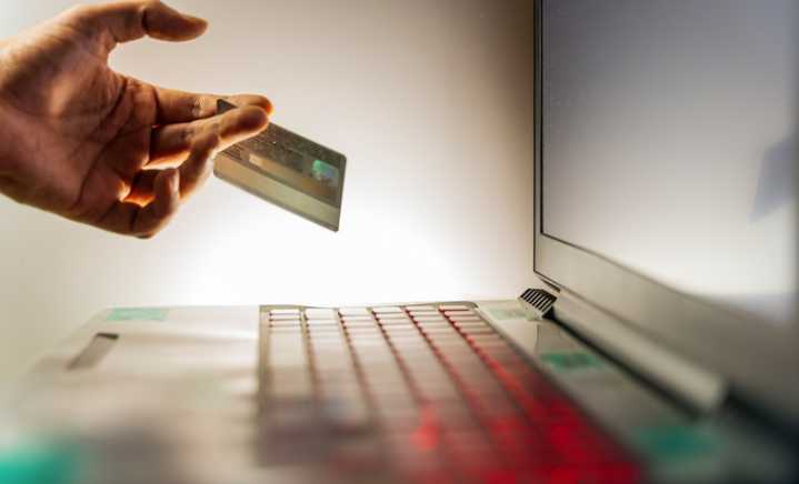 British man posed as billionaire, tricked Portlander in $1.9 million online romance scheme