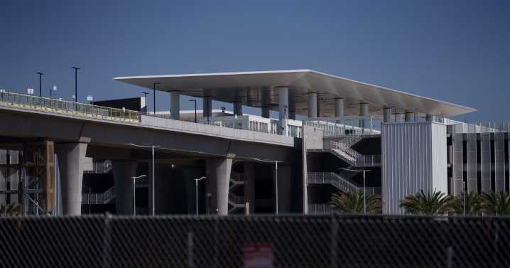 New LAX/Metro Transit Center opening to connect riders to directly to airport terminals