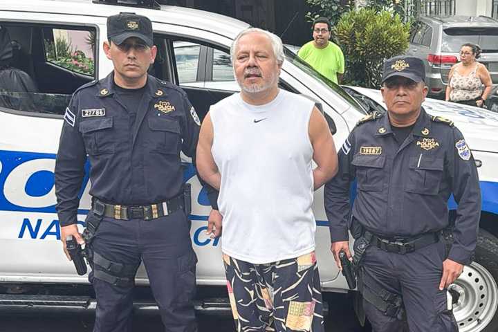 Detenido en El Salvador un abogado crítico de Gobierno de Bukele por "lavado de dinero"