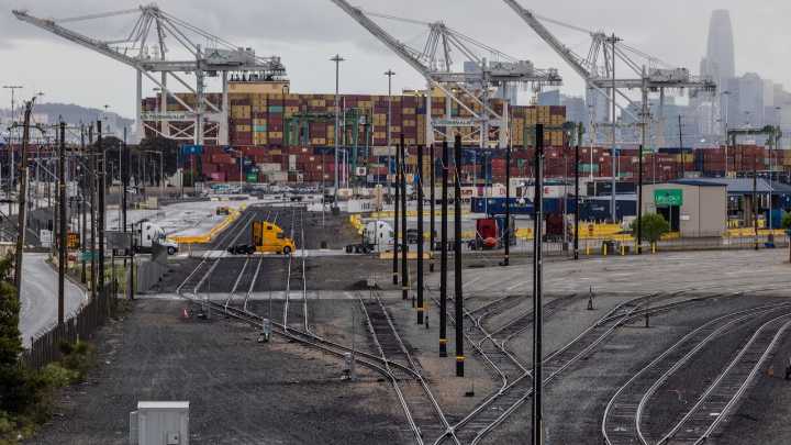 US Trade Deficit Narrows Sharply in April; Imports Post Record Drop