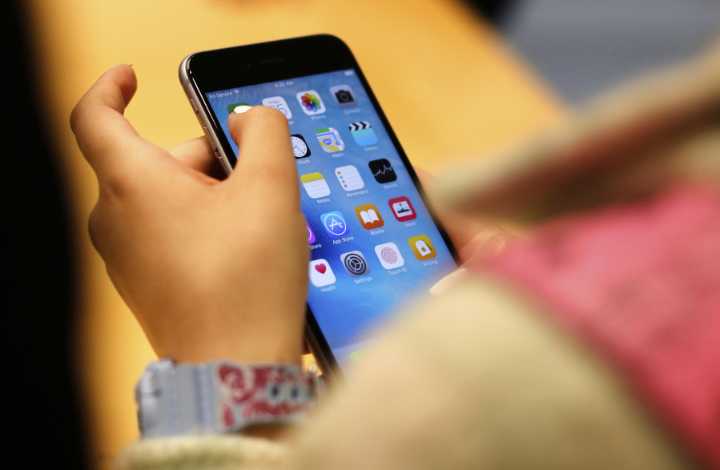 Hackers turn phones into ‘security crisis’