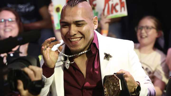 AAA Mega Champ El Hijo Del Vikingo Makes Save On WWE SmackDown Ahead Of Worlds Collide