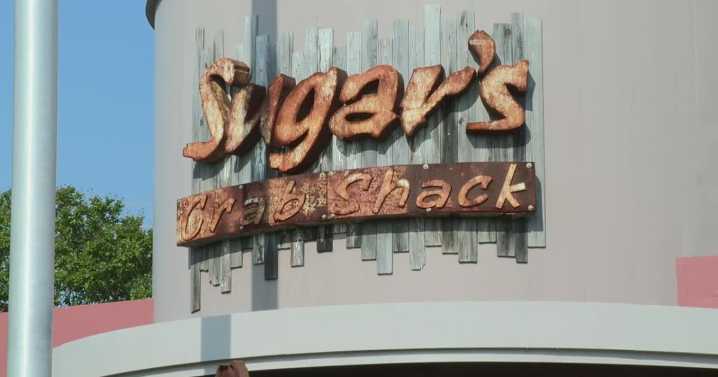 Employee not charged after killing gunman who entered Richmond restaurant