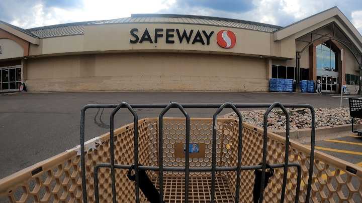 El sindicato de trabajadores de Safeway y Albertsons aprueba paro laboral