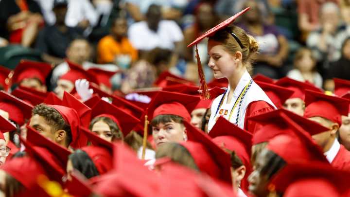 Hudson High grads celebrate commencement in Tampa