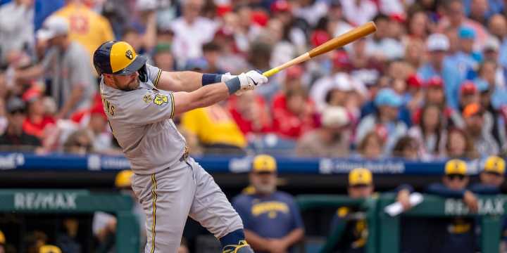 Hoskins has 2 HRs and 6 RBIs, Chourio adds 4 hits and 5 RBIs as Brewers beat Phillies 17
