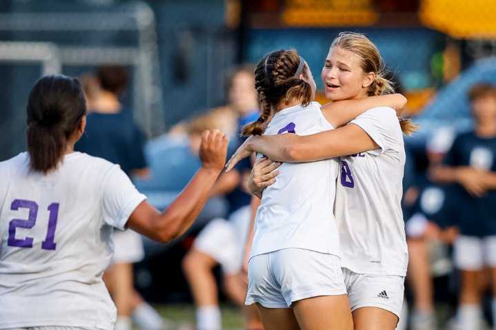 Maury boys escape, Menchville girls pull away late to win in Class 5 Region B soccer title doubleheader