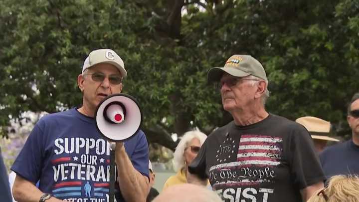 Se manifiesta contra plan de recortes al VA en San Diego