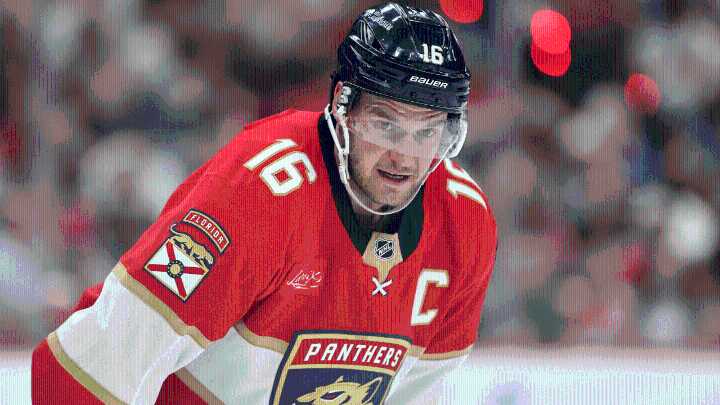 Panthers captain Barkov surprised with Selke, King Clancy trophies
