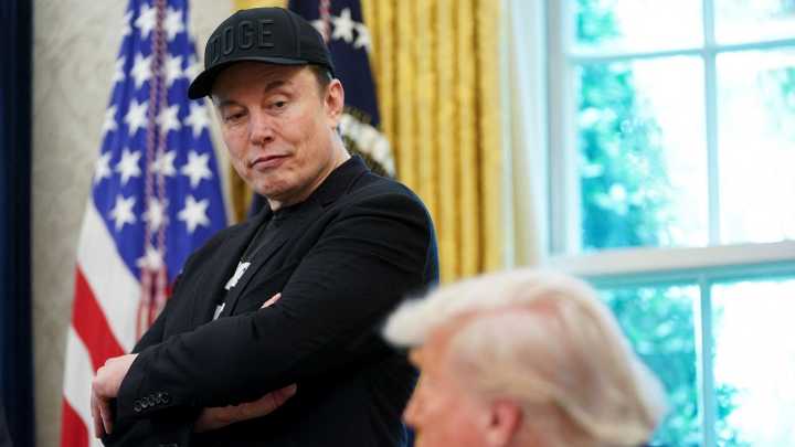 Trump Threatens Musk’s Government Deals as Feud Explodes Over Tax