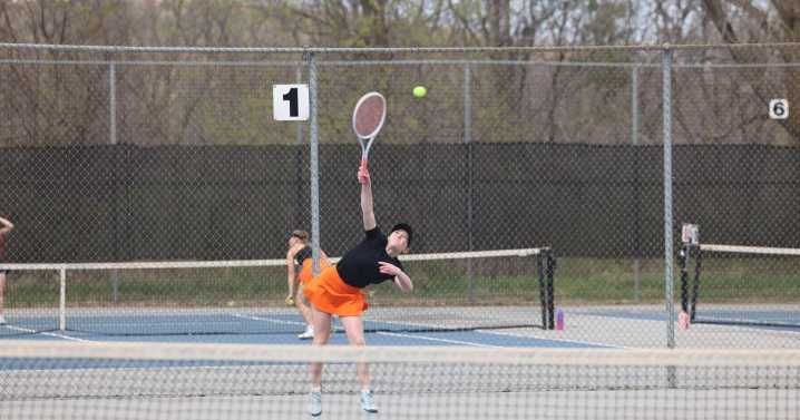 High school girls state tennis: Spencer duo win consolation match to highlight area activity