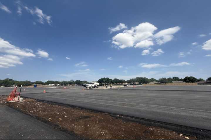 800-space parking lot opens in Gruene