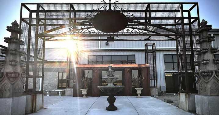 Lino’s Expands with New Indoor Marketplace “The Mercato”
