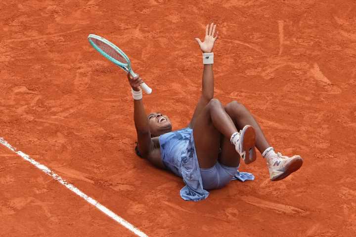 Coco Gauff wins first French Open by defeating top-ranked Aryna Sabalenka in 3 sets