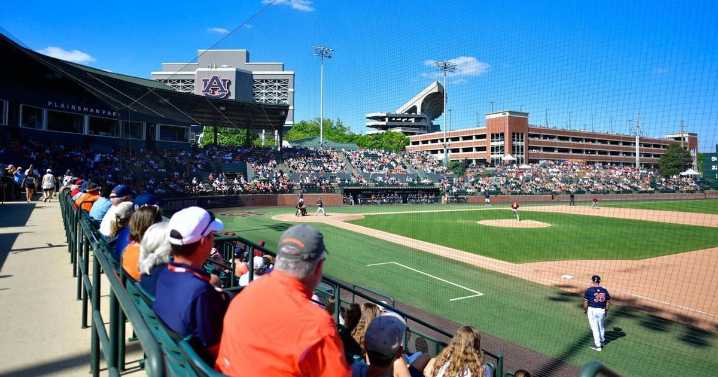 Auburn's season ends with 4-1 loss to Coastal Carolina