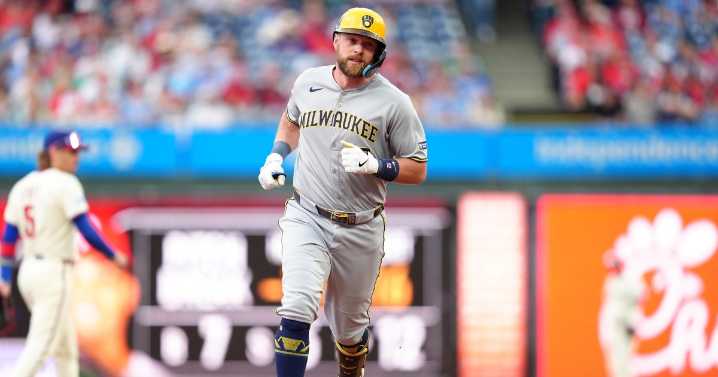 Worst of the Phillies on display in home sweep by Rhys Hoskins, Brewers