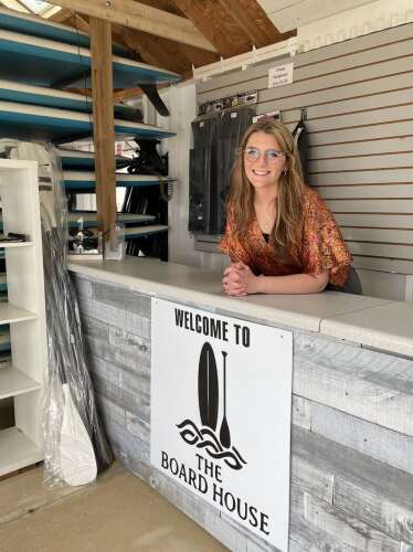 Hoffman Estates teacher worked at paddleboard place for years. Now she owns it.