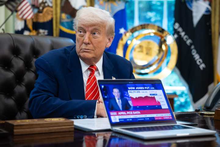 Trump dice que autor de ataque de Colorado llegó a EEUU por “ridícula política” de Biden
