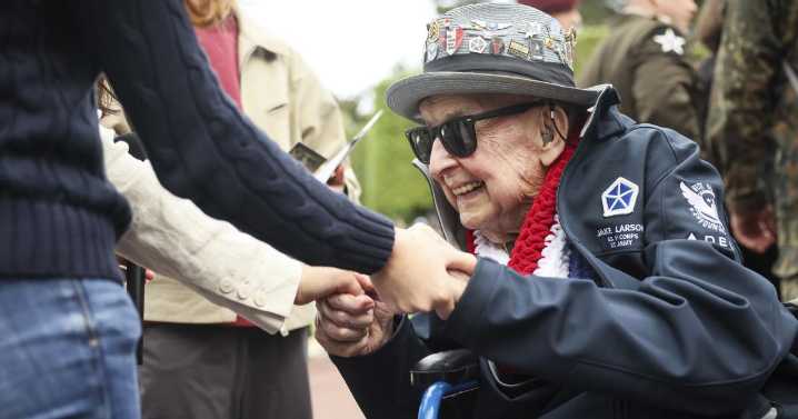D-Day veterans return to Normandy to mark 81st anniversary of landings