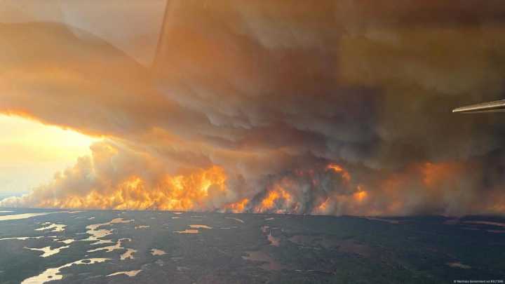 Incendios forestales en Canadá provocan más evacuaciones de comunidades indígenas