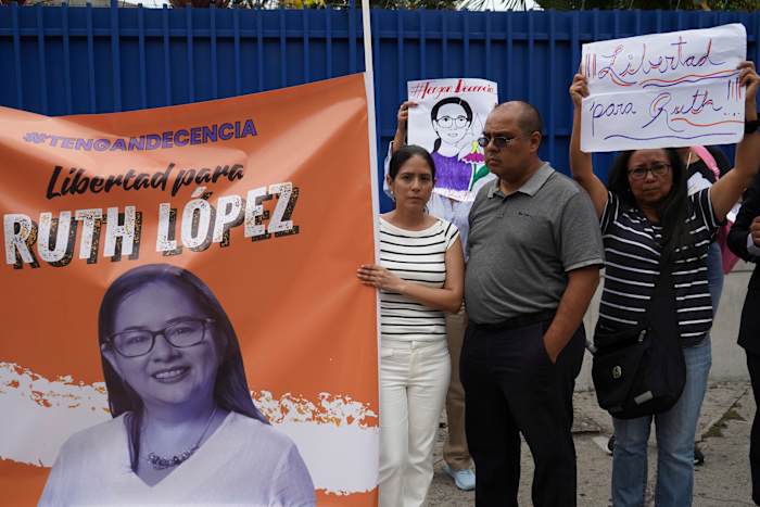 El Salvador: arrestan a abogado crítico de presidente Bukele por presunto lavado de dinero
