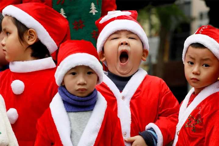 Vietnam da un giro a su política familiar y elimina el límite de dos hijos por baja natalidad