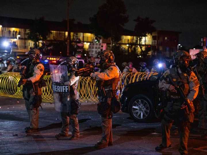 National Guard troops arrive in L.A. to quell immigration protests