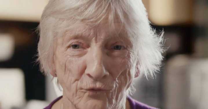 Orkney murderer Michael Ross' mum breaks down in tears as she recalls asking him about killing