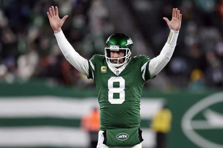 Aaron Rodgers ends months-long dance with Steelers, informs team he plans to sign