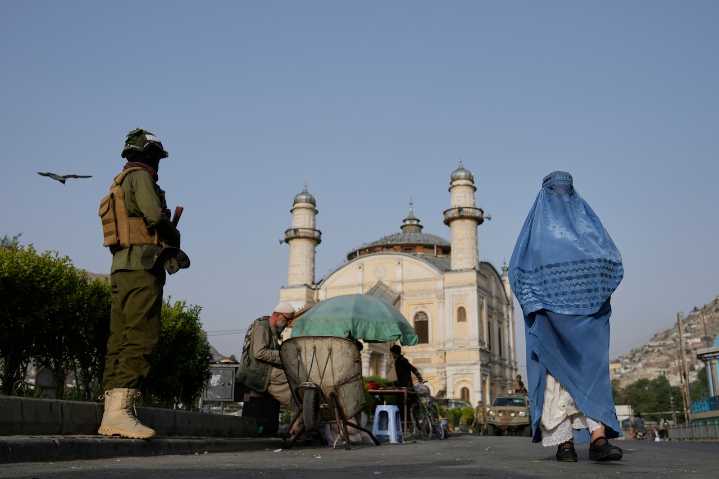 Taliban official urges Afghans who fled the country to return