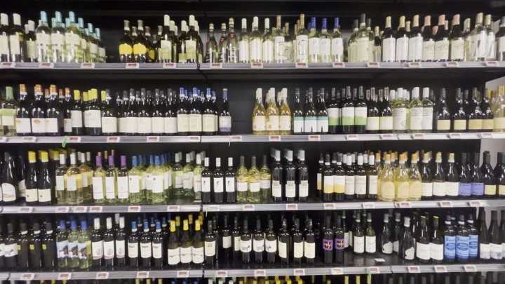 New York democrats push to allow wine sales in supermarkets