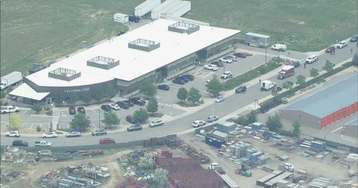 1 dead in shooting with police officers in Colorado