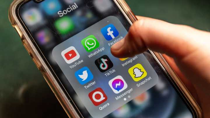 Federal judge halts Florida's social media ban for kids