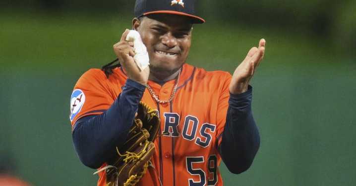 Valdez pushes personal winning streak to 5 as Astros top Pirates 8