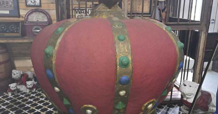 After long absence, Crown Theatre crown to again be displayed in Crown Point