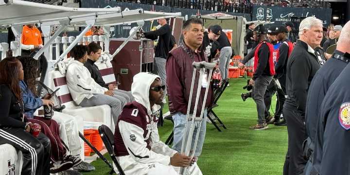 Texas A&M linebacker Williams played with torn meniscus