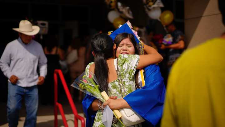 La Familia High School sends off its Class of 2025 Lobos