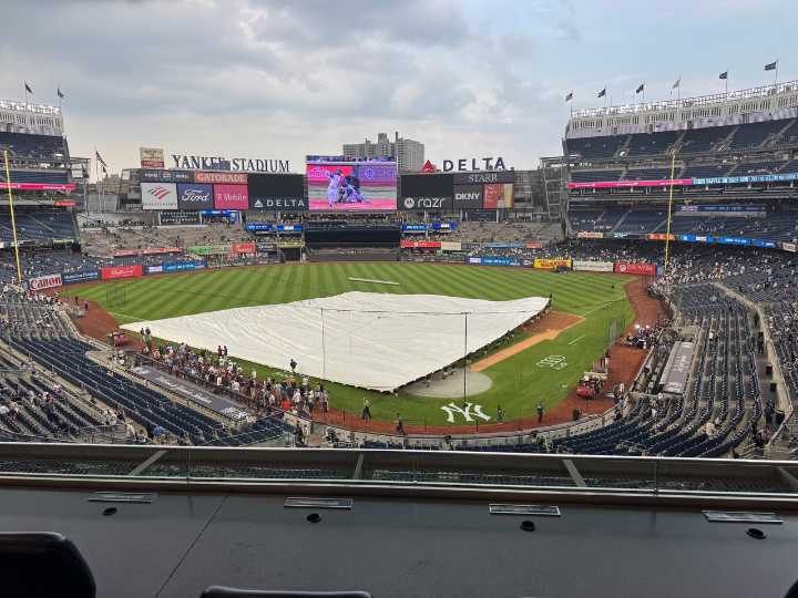 Red Sox-Yankees game Friday delayed due to rain