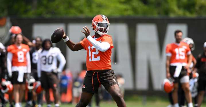Efficiency should be rookie QB Shedeur Sanders' main focus despite limited reps