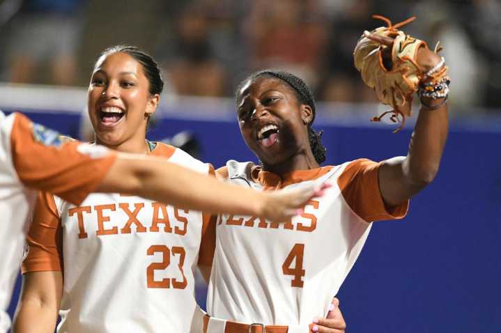 College World Series: Texas beats Texas Tech in Game 1