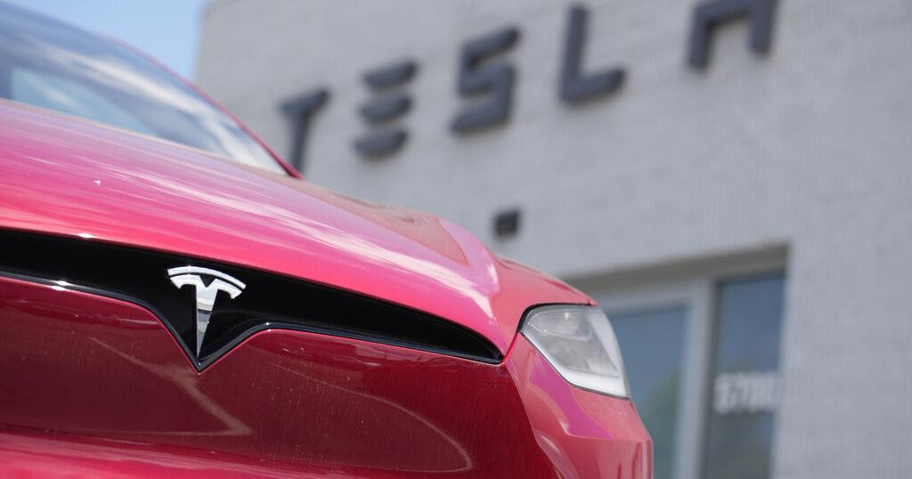 Las acciones de Tesla se desploman al 14% en bolsa tras la disputa de Musk con Trump