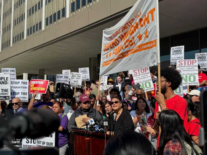 Comunidad protesta contra redadas múltiples de ICE en Los Ángeles
