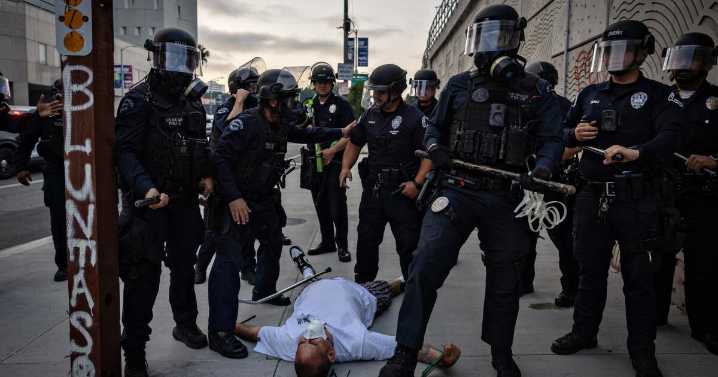 Photos: A fierce pushback on ICE raids in L.A. from protesters, officials