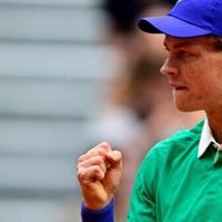 Djokovic and Sinner chase French Open semis as underdogs look for upsets