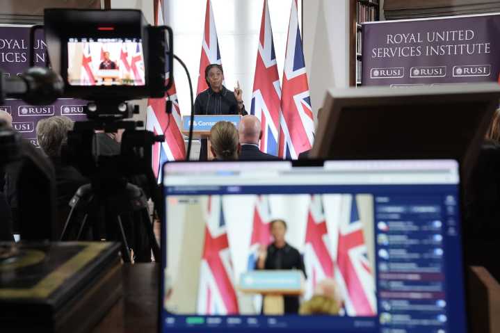 Downing Street ‘welcomes’ ECHR debate as Badenoch launches exit probe
