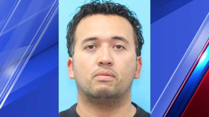 McAllen PD seek indecent exposure suspect