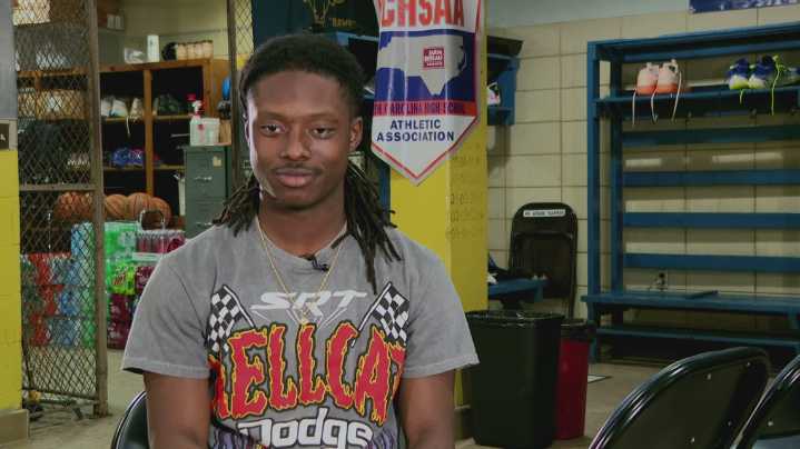 Reidsville's Dionte Neal accepts North Carolina Gatorade Player of the Year award for basketball
