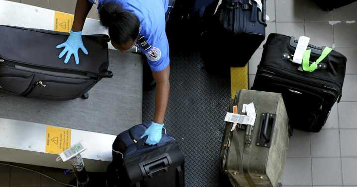 ‘No se están respetando las normas’: lo que deben saber los residentes al salir de EE.UU.
