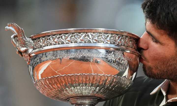 Carlos Alcaraz repite como campeón del famoso Roland Garros
